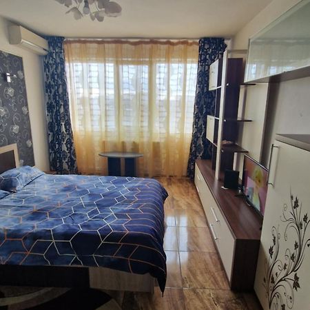 Garsoniera Faleza Dunarii Galaţi Esterno foto